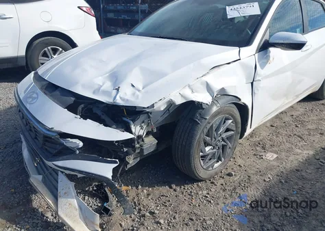 2024 Hyundai Elantra Sel z USA, uszkodzony, nr VIN KMHLM4DG4RU766797